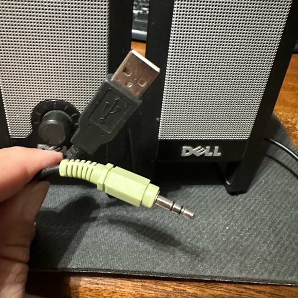 DELL speakers for a computer. - Picture 2 of 3